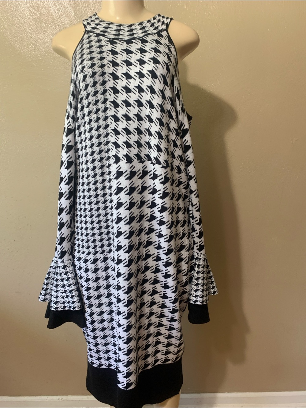 Venus  2X Cold-Shoulder Houndstooth Shift Dress — Black & White Bell Sleeves